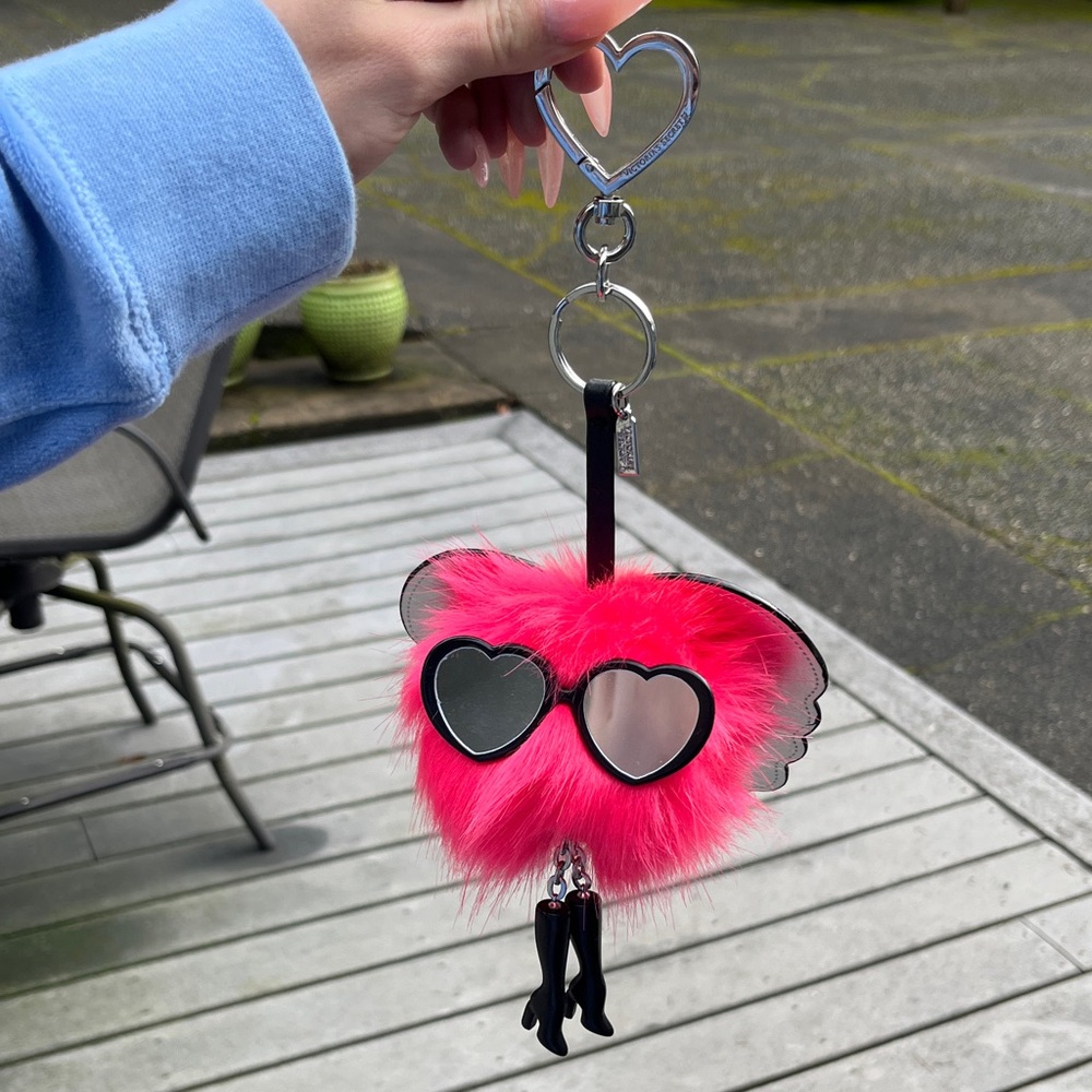 NWOT Pink Fluffy Victoria’s Secret Fashion Show Keychain/Bag Charm - Picture 5 of 5